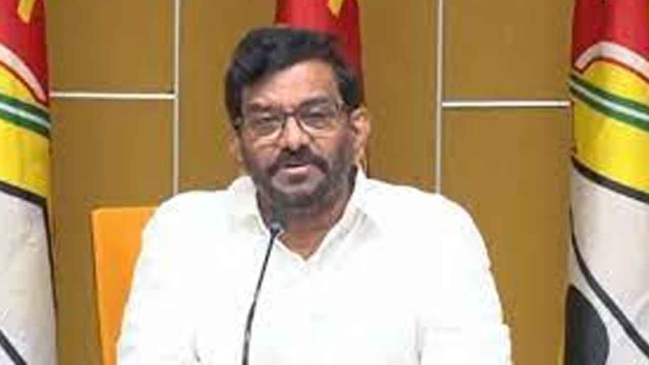 ఏపీలో రైతు ఆత్మహత్యలపై ప్రభుత్వం స్పందించాలి: సోమిరెడ్డి