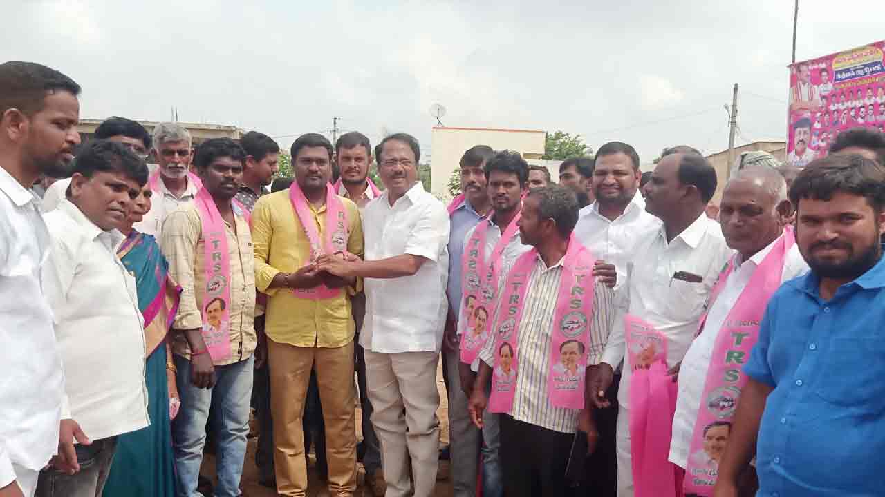 బీజేపీ కుట్రలను తిప్పికొట్టాలి