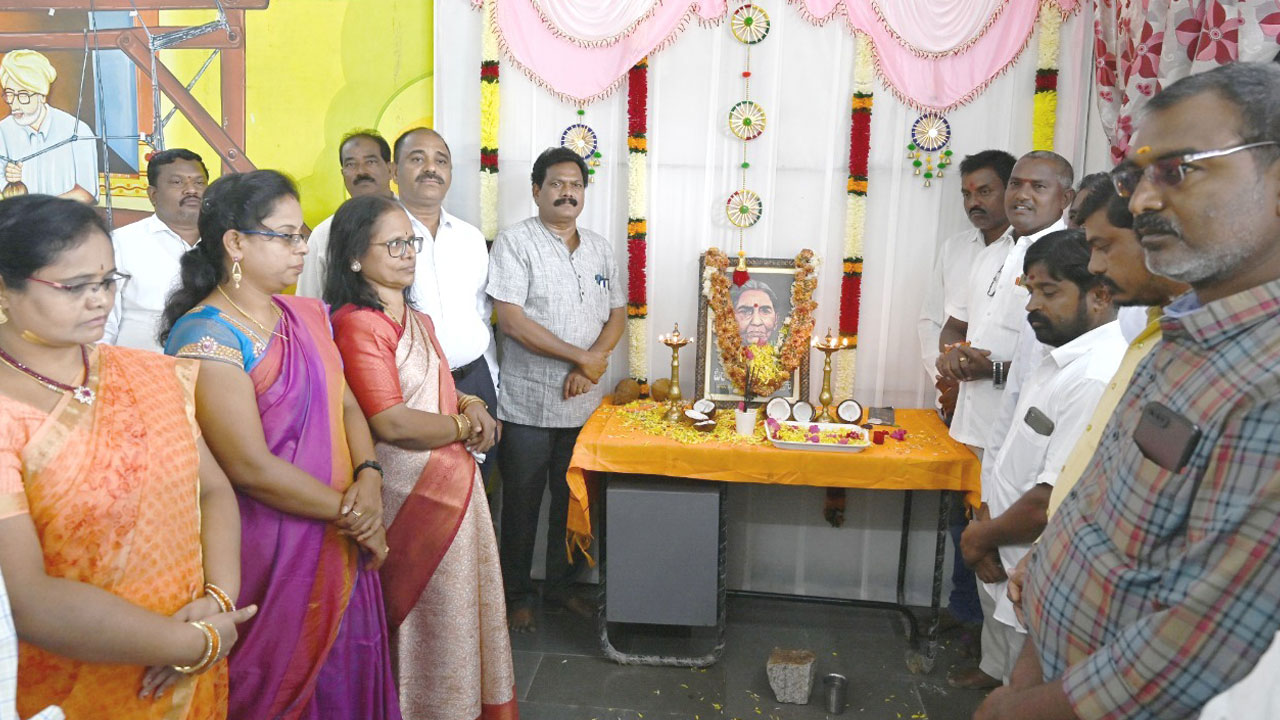 ఆత్మగౌరవ ప్రతీక చాకలి ఐలమ్మ