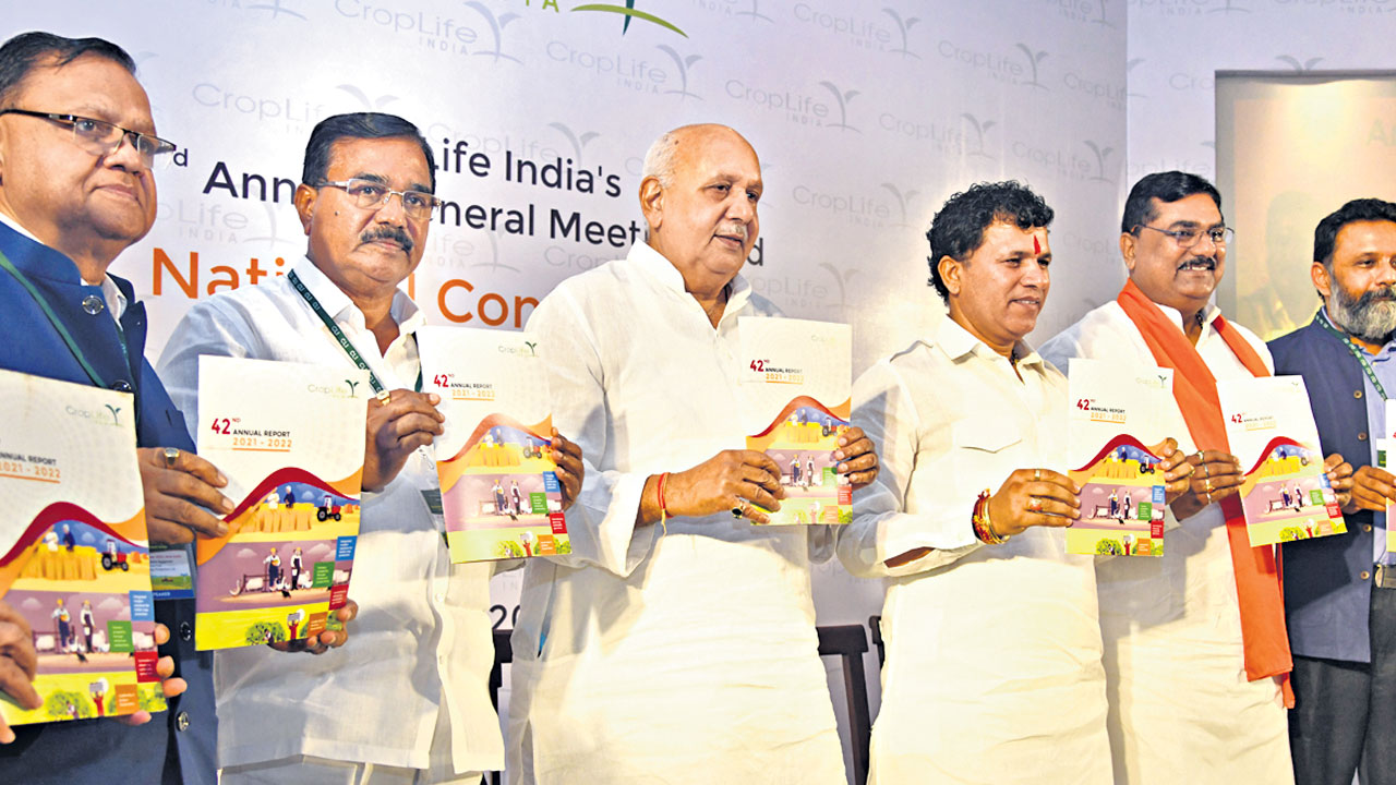 పంటల ఉత్పత్తిలో తెలంగాణ నం.1