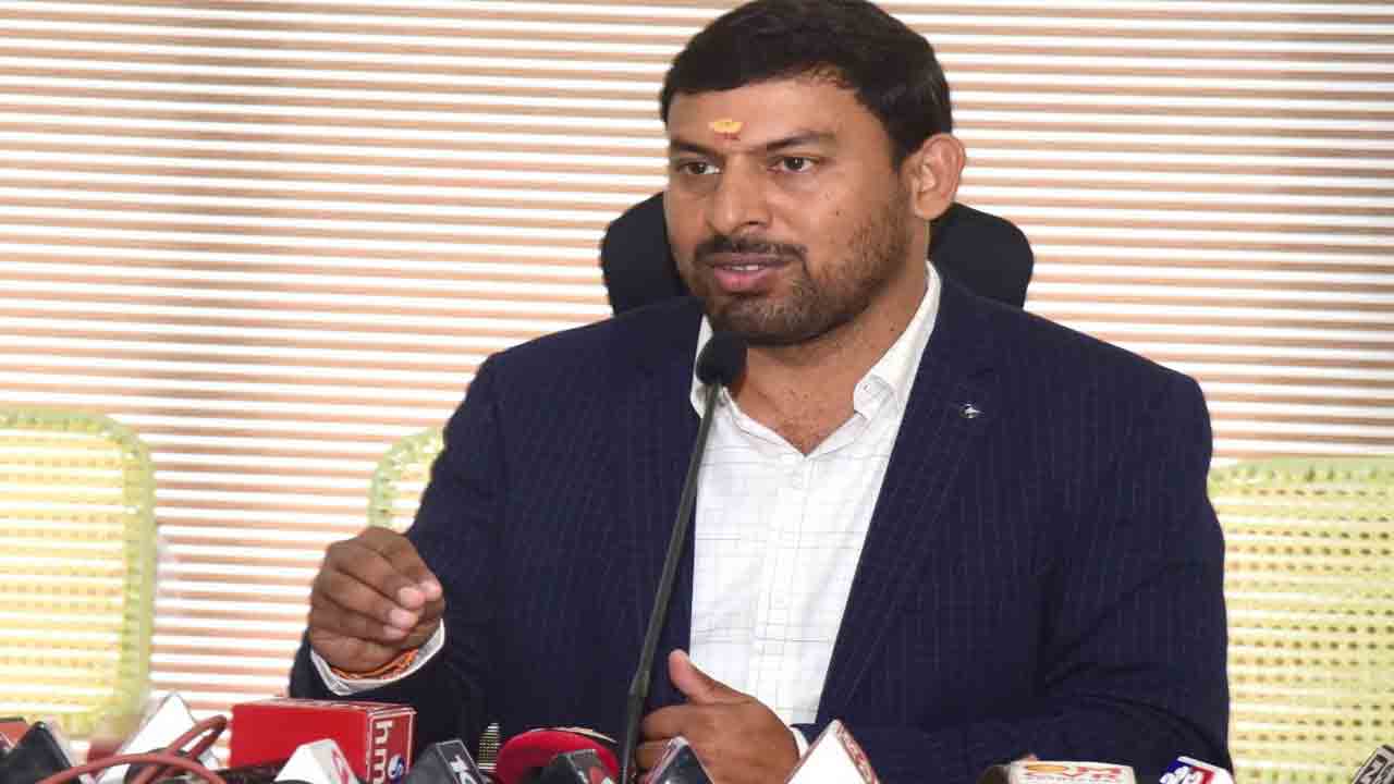 సమాచార హక్కు చట్టం.. సామాన్యుడి చేతిలో వజ్రాయుధం