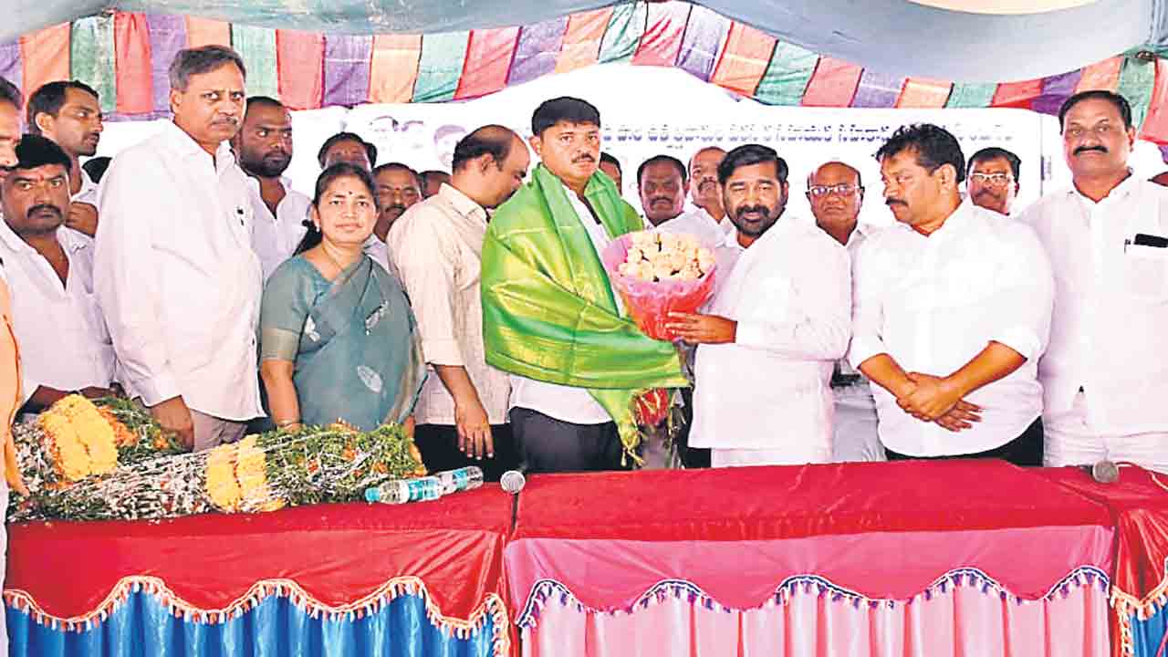 మదర్‌ డెయిరీని కాపాడుకోవాలి