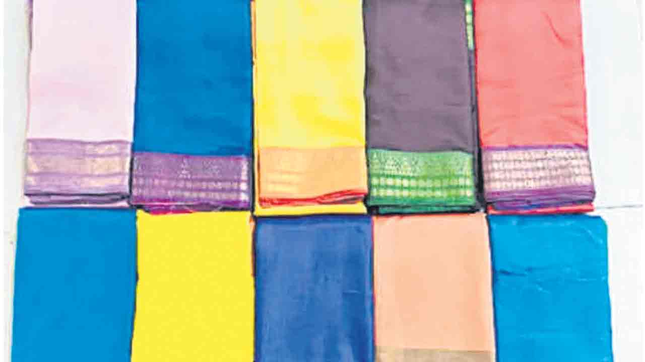 సర్కారు సారె వచ్చింది..