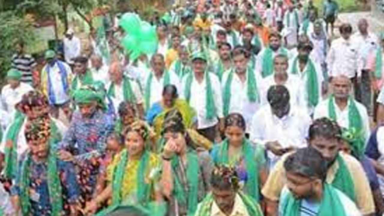 14వ రోజు కొనసాగుతున్న అమరావతి రైతుల పాదయాత్ర