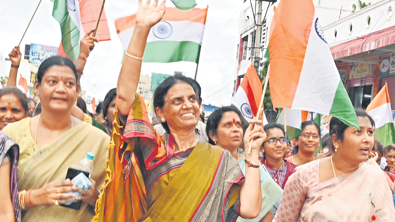 అమరుల త్యాగాలు వెల కట్టలేనివి:- మంత్రి సబితా ఇంద్రారెడ్డి