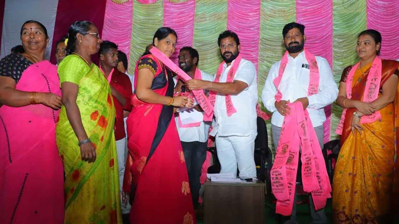 దేశం మెచ్చిన మహా నేత సీఎం కేసీఆర్‌