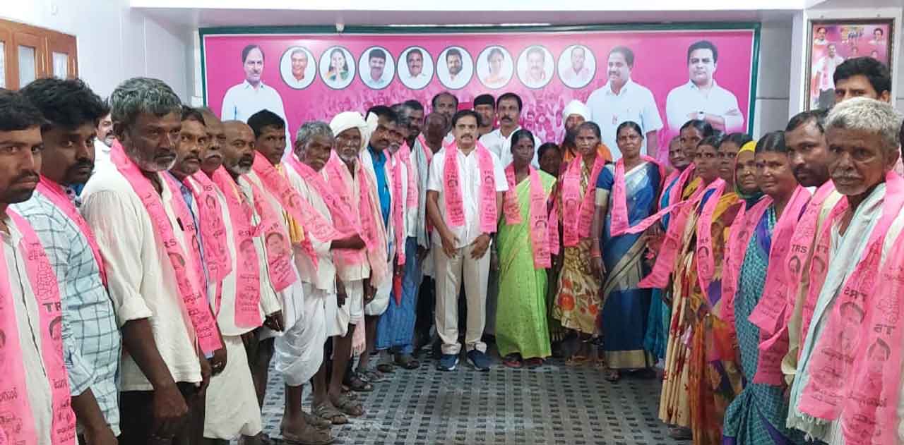 అతిపెద్ద పార్టీగా టీఆర్‌ఎస్‌