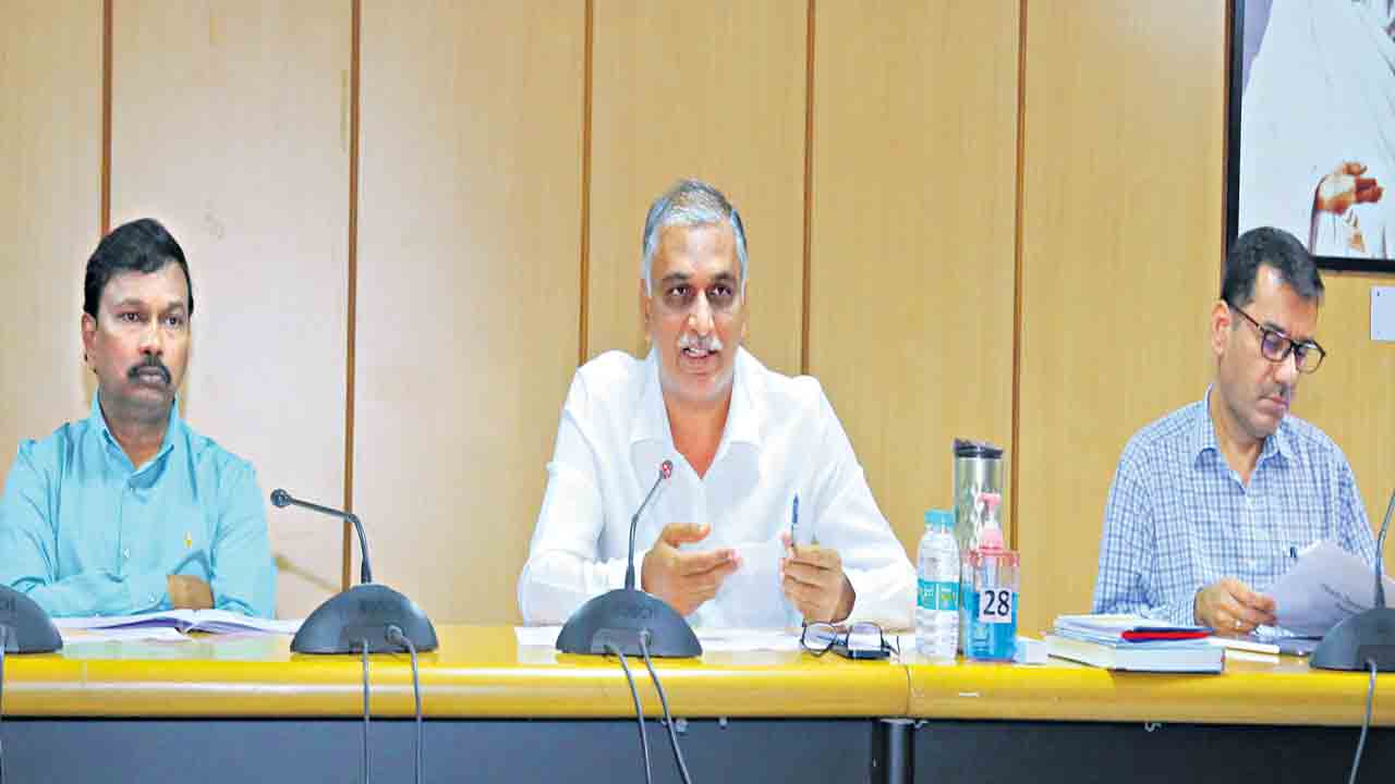 నిర్లక్ష్యం ప్రదర్శిస్తే కఠిన చర్యలు