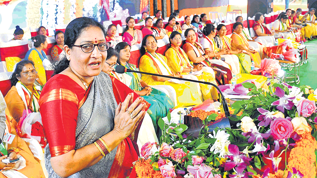 రైల్వేలో మహిళా ఉద్యోగులకు భద్రత కల్పించాలి