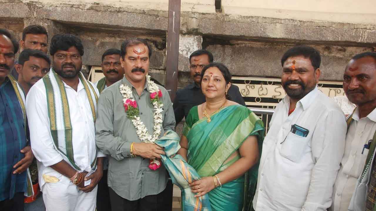 దాస్యం దంపతులకు పలువురి శుభాకాంక్షలు