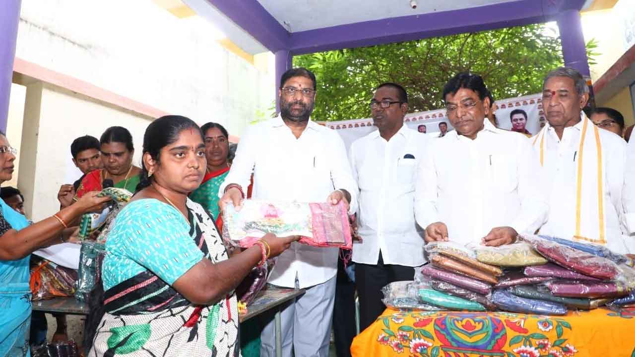 పూలను పూజించడం.. తెలంగాణ సంస్కృతి