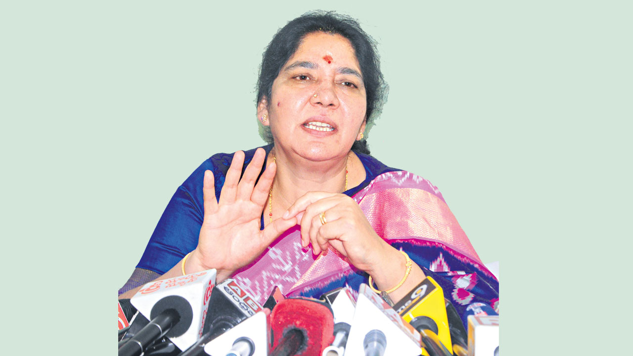 మహిళా భద్రతకే తొలిప్రాధాన్యం