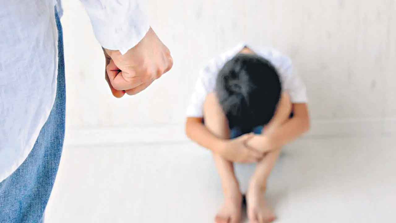 యూపీలో అంటరానితనం!