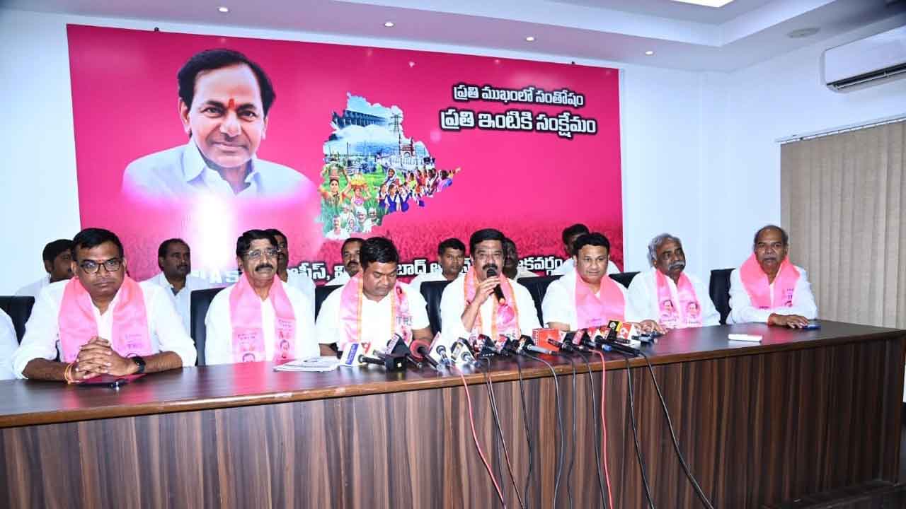 దేశాన్ని అప్పుల ఊబిలోకి నెట్టారు