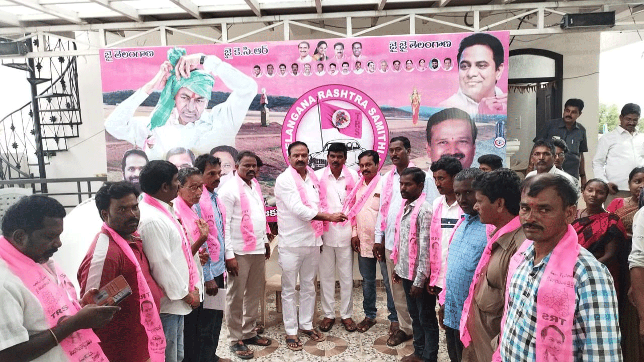 అభివృద్ధిని చూసే టీఆర్‌ఎస్‌లోకి..