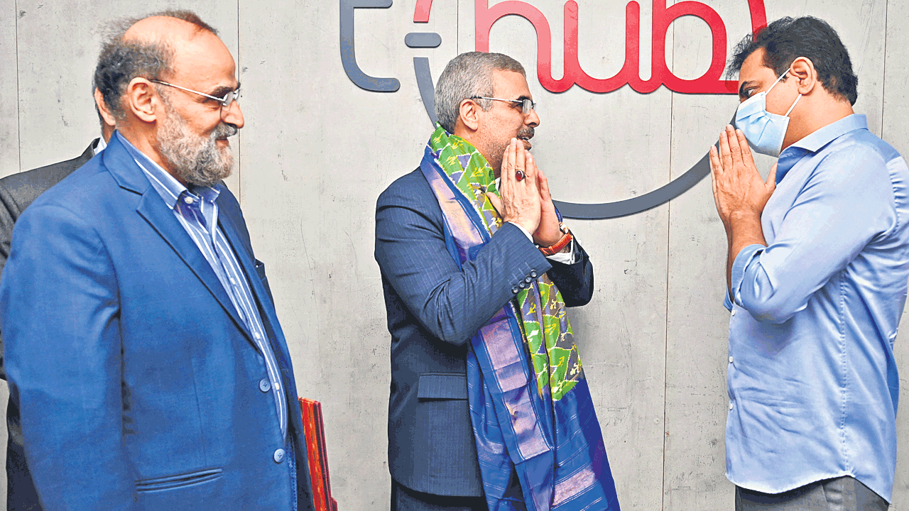 అరుదైన డాక్యుమెంట్లు భద్రం