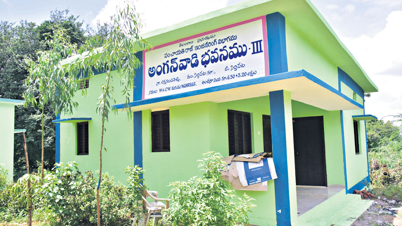 మినీ అంగన్‌వాడీల అప్‌గ్రేడ్‌