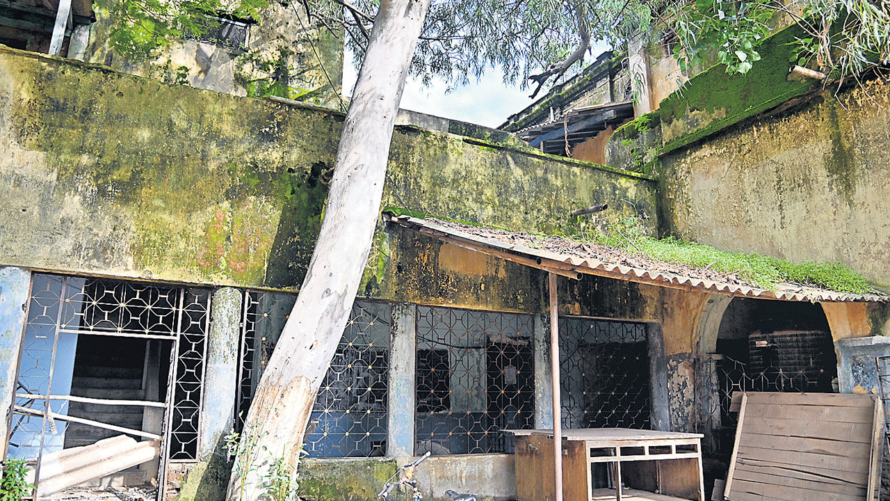 బీజేపీ పాపం కంటోన్మెంట్‌కు శాపం