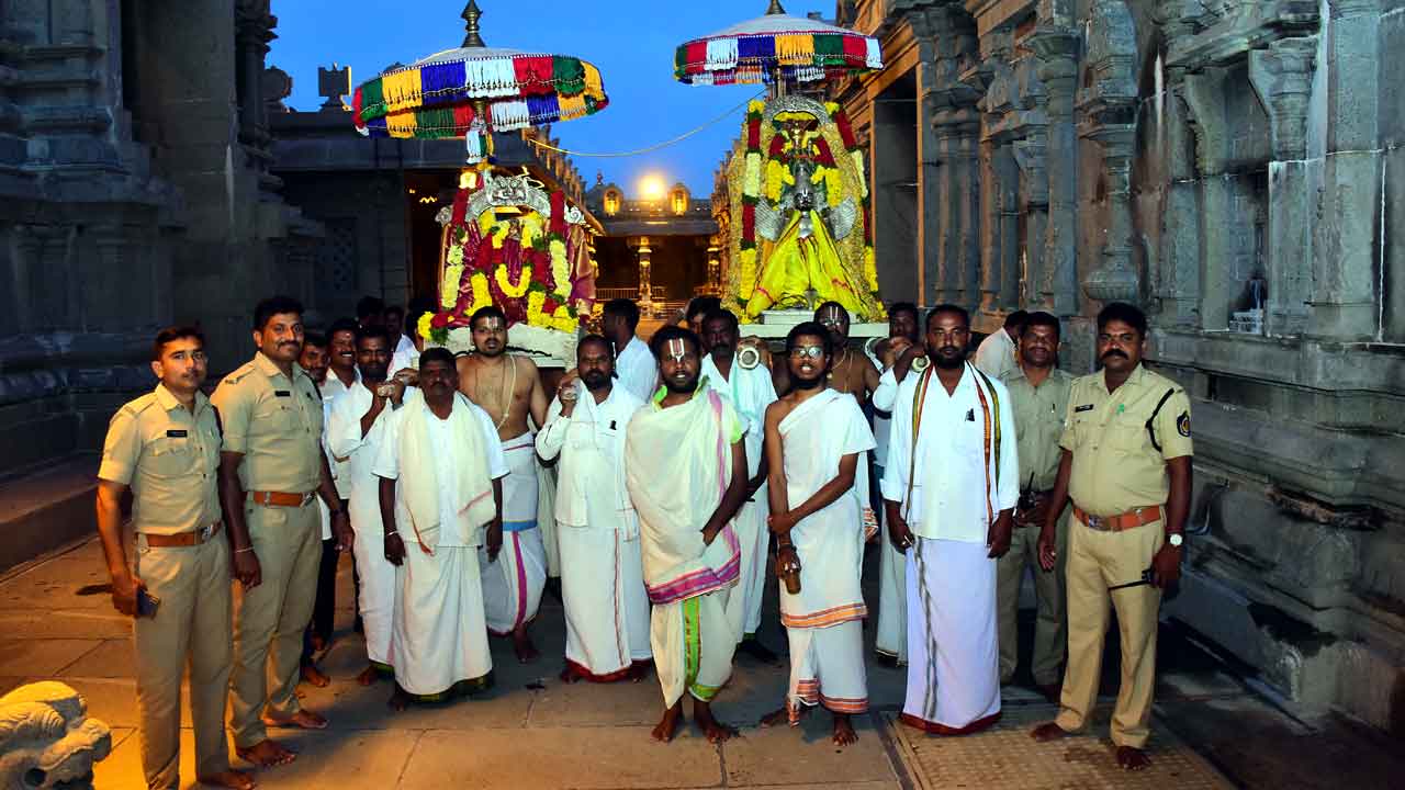 యాదాద్రిలో నిత్సవాలు