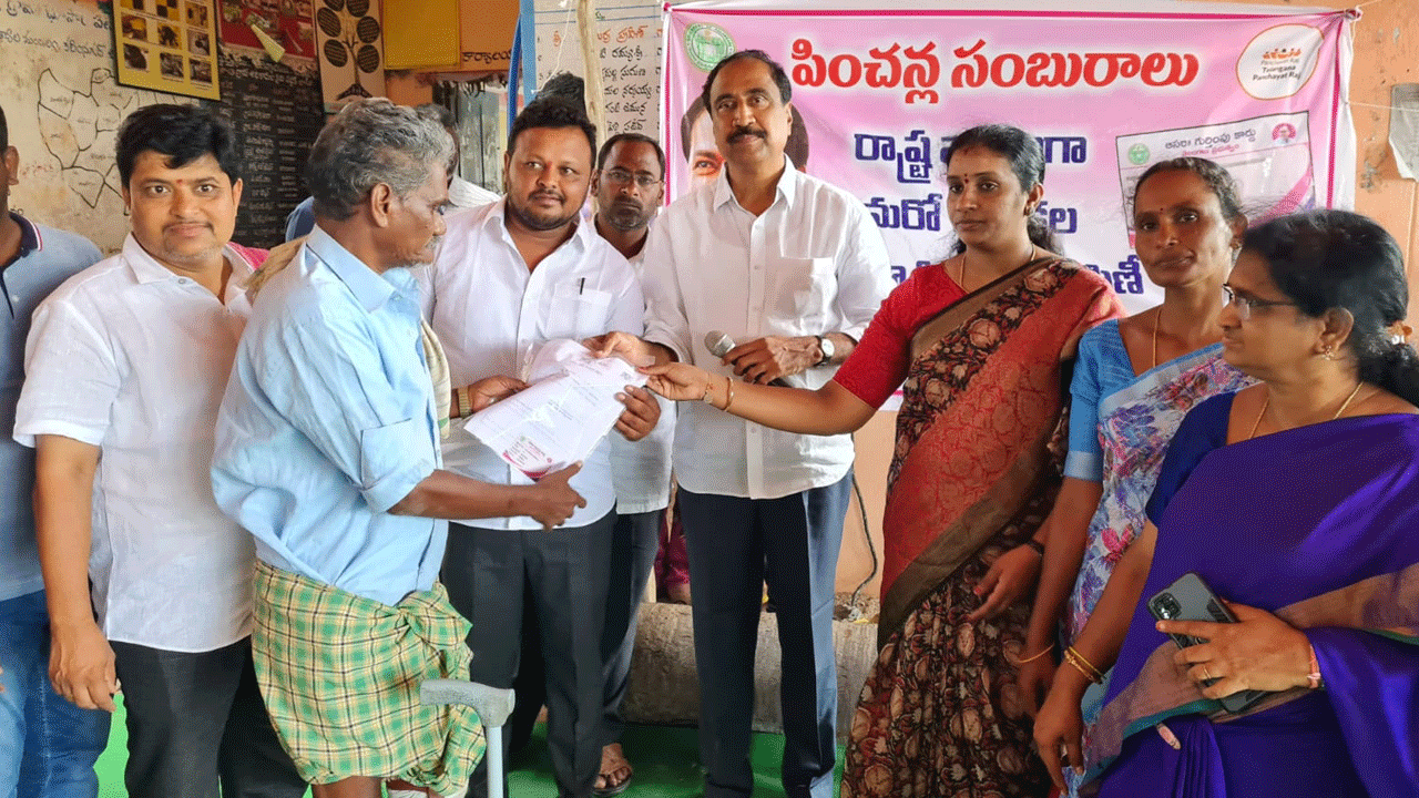 ఇంటింటికీ సంక్షేమ ఫలాలు