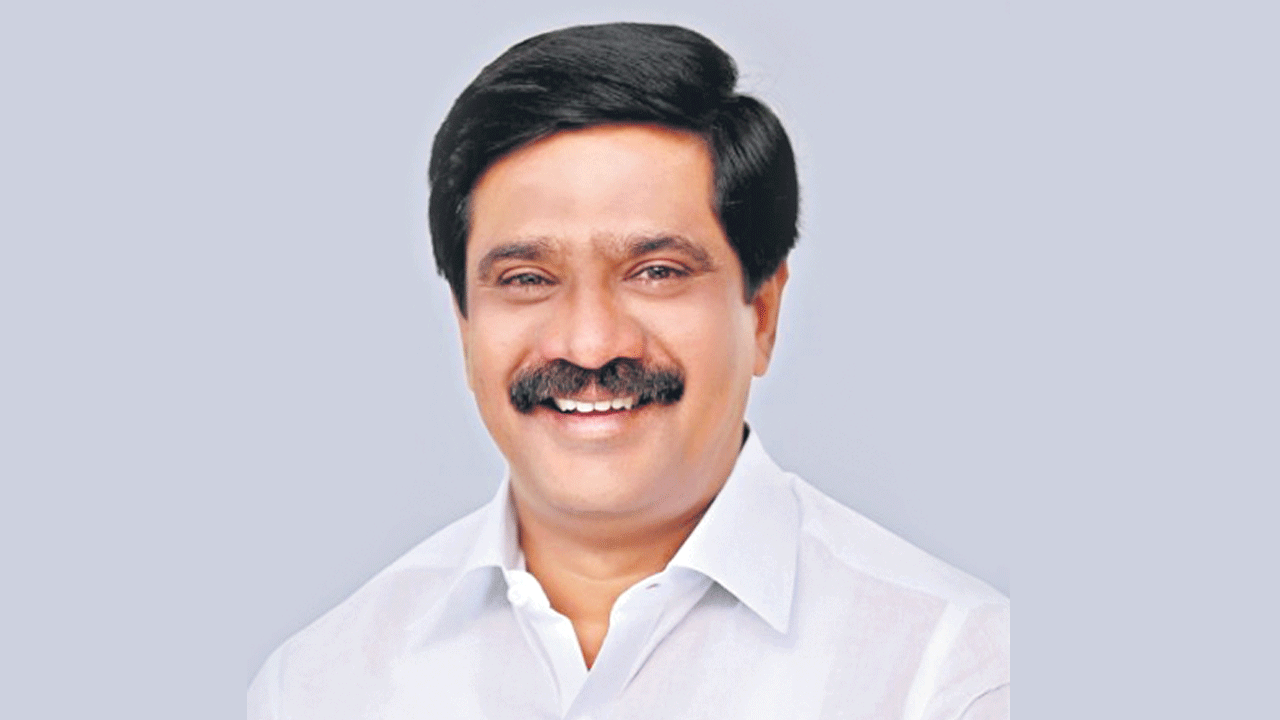 రెడ్‌ స్టోన్‌ పనుల్లో వేగం పెంచాలి