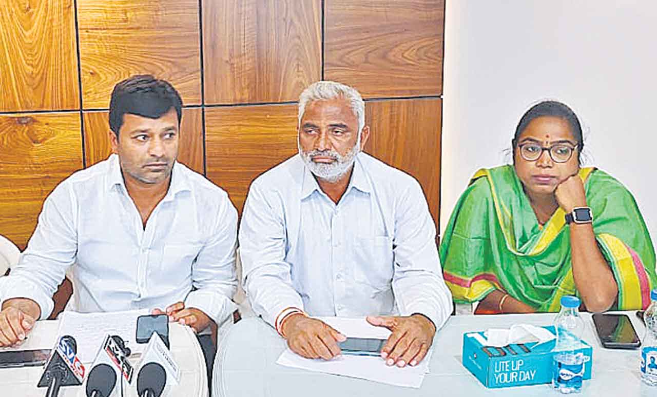 ఇక్కడ స్పందనలేక వలస వాదులతో పాదయాత్ర..?