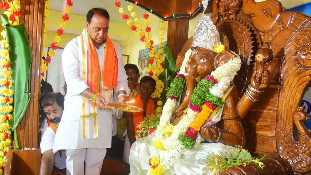 విభిన్న రూపాయ..విఘ్ననాయక..