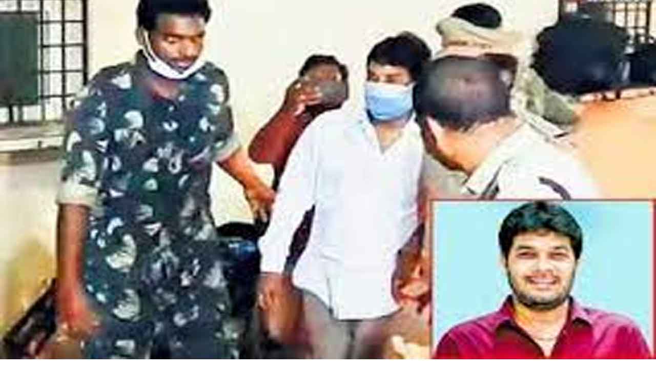 రాజమండ్రి సెంట్రల్‌ జైలులో ఎమ్మెల్సీ అనంతబాబు సరెండర్‌