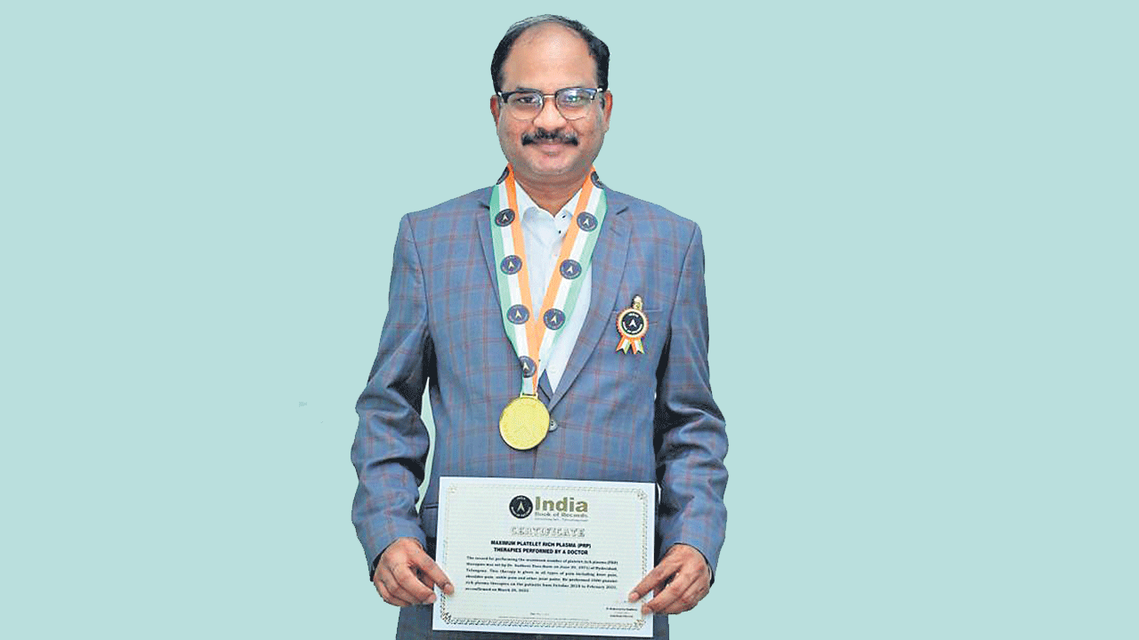 ఇండియా బుక్‌ ఆఫ్‌ రికార్డ్స్‌లో డాక్టర్‌ సుధీర్‌