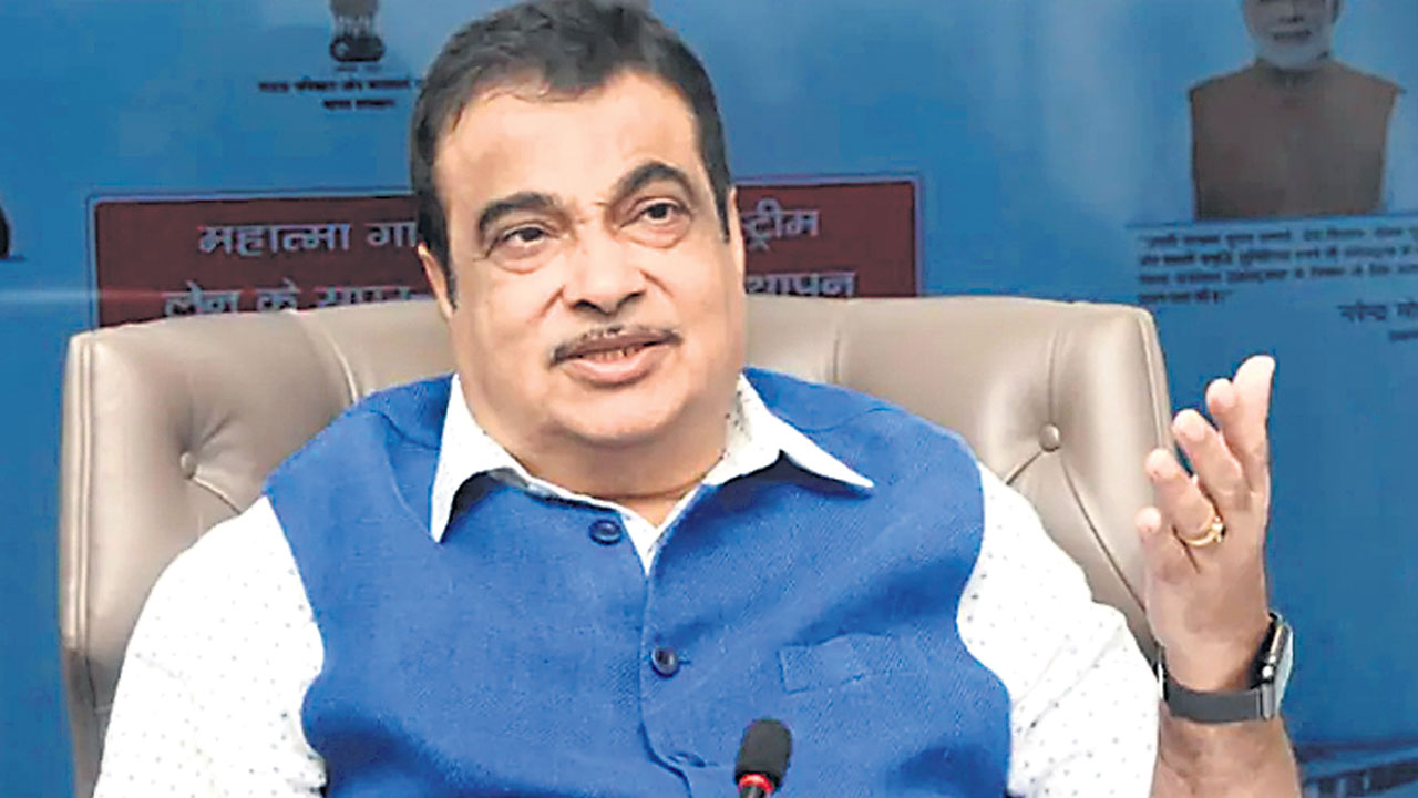 దేశమే ధనికం.. ప్రజలు నిరుపేదలే!