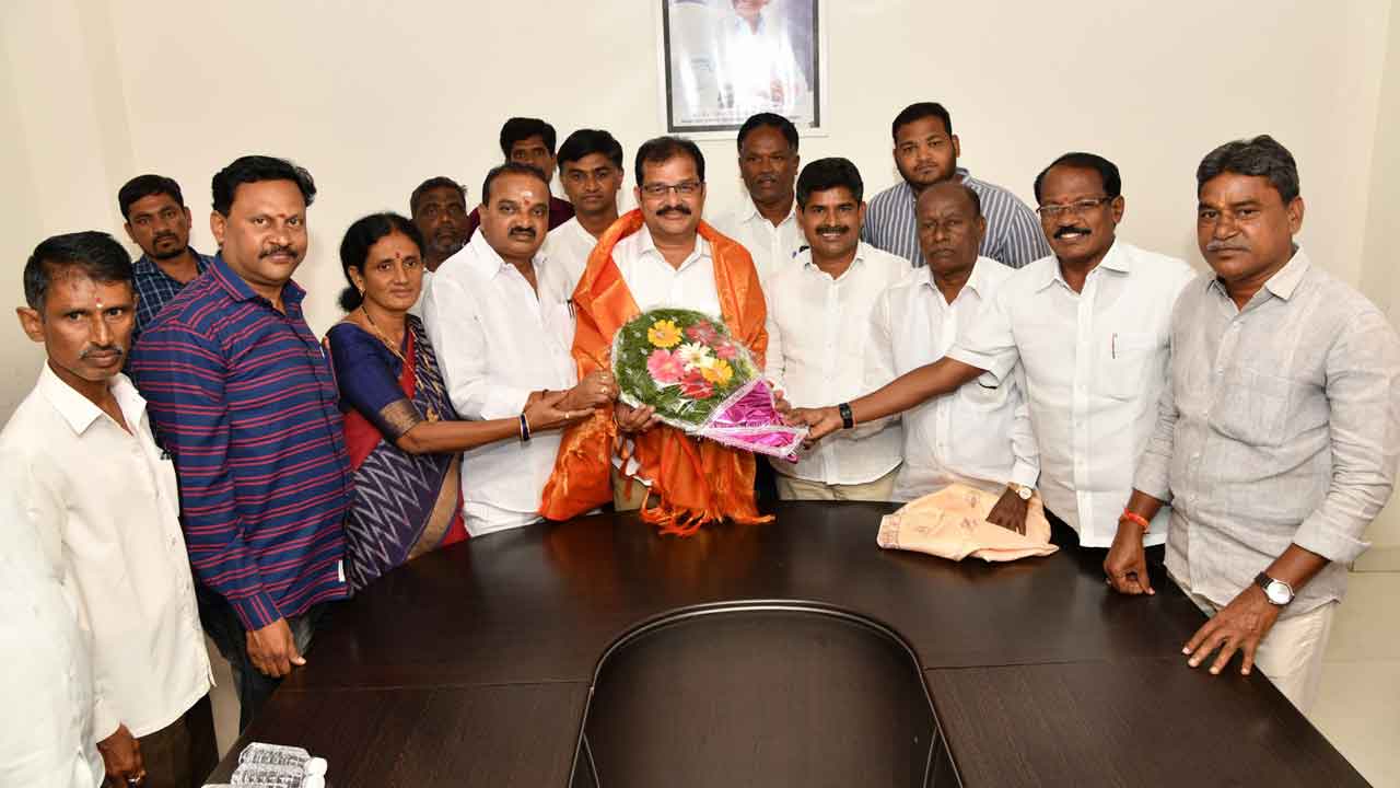 పద్మశాలీలకు పట్టం