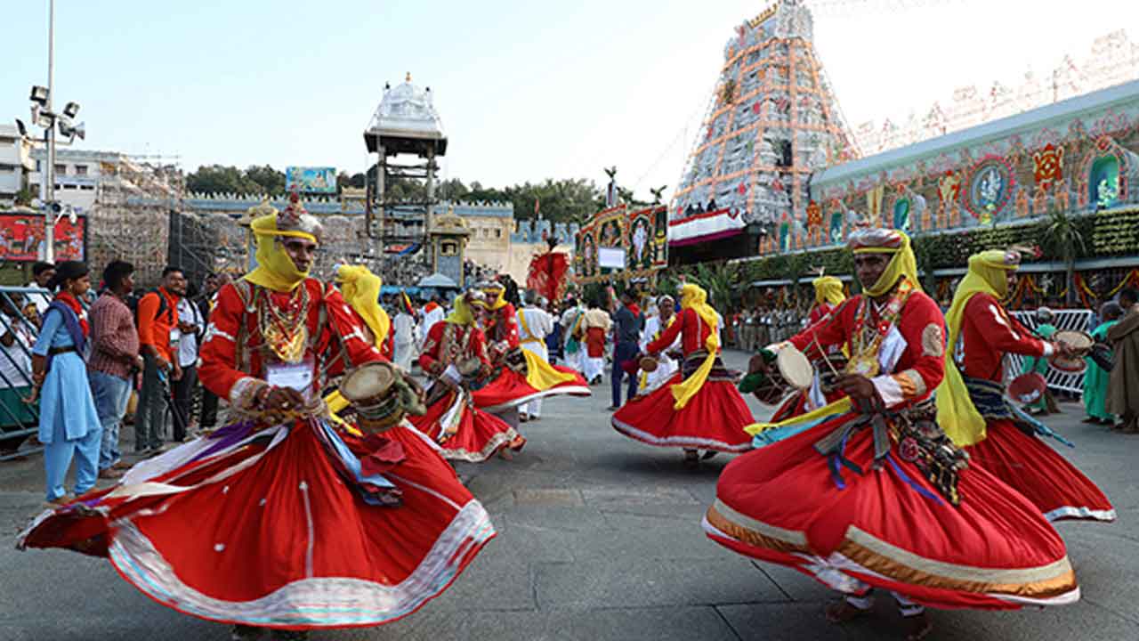 శ్రీ‌వారి బ్రహ్మోత్సవాల్లో వివిధ రాష్ట్రాల కళారూపాల ప్రదర్శన