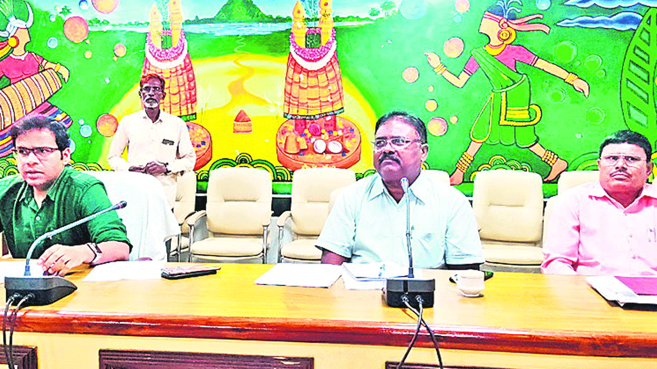 ఏటూరునాగారంలో గిరిజన క్రీడోత్సవాలు