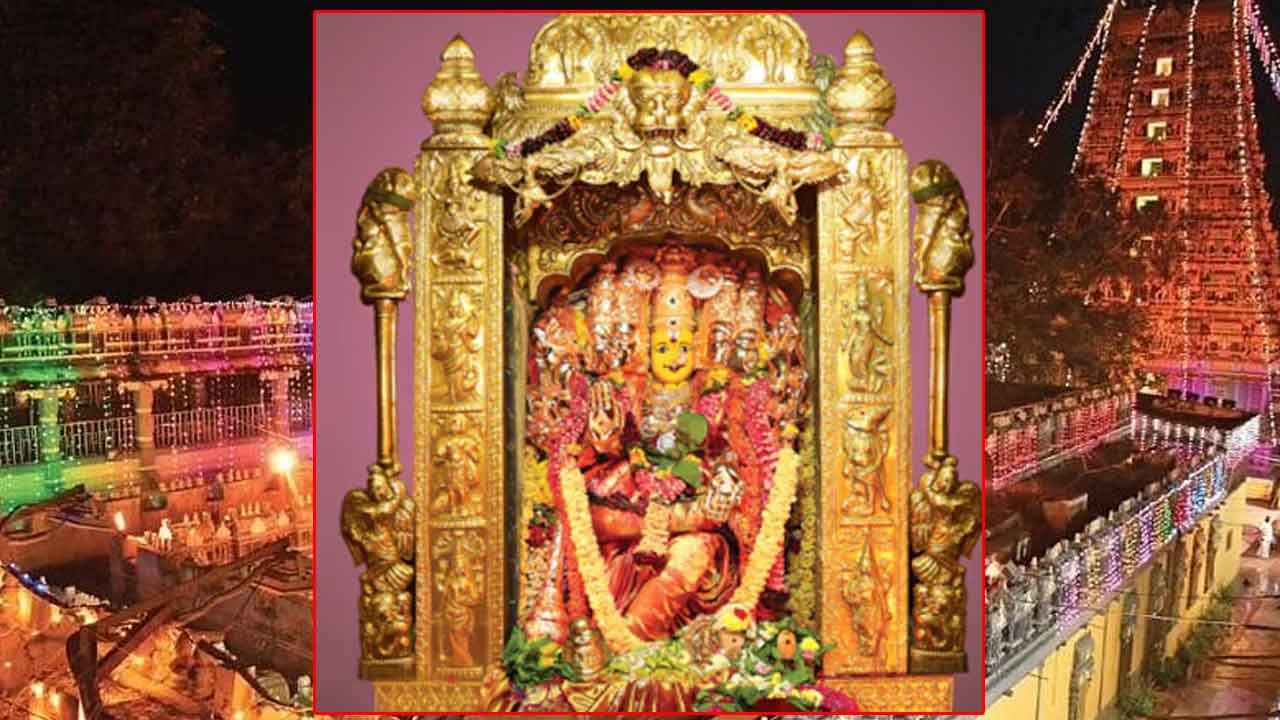 ఇంద్రకీలాద్రిపై పంచముఖాలతో గాయత్రీదేవిగా దర్శనం