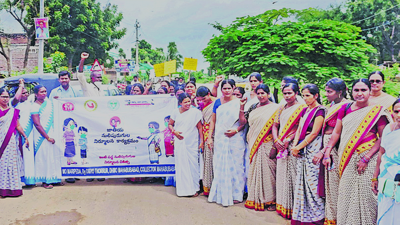 నులిపురుగుల నివారణకు కృషి చేయాలి