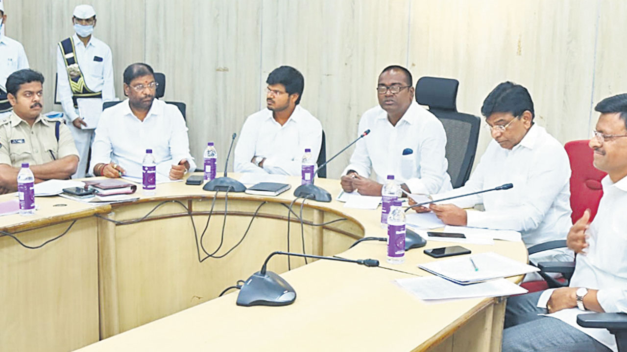 అడవులకు పునరుజ్జీవనం: పువ్వాడ