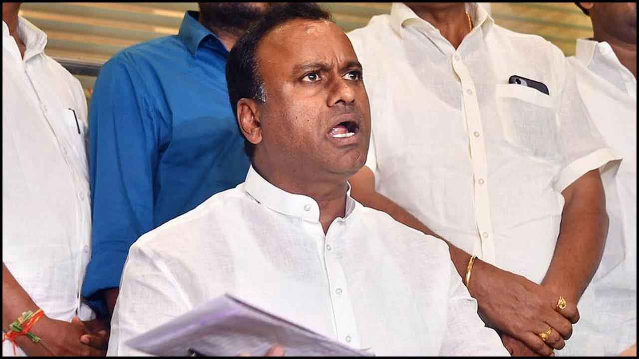 మీటర్లు పెడితే తప్పేంటి.. ఉప ఎన్నికకు ముందే ప్రజలకు రాజగోపాల్‌రెడ్డి షాక్‌