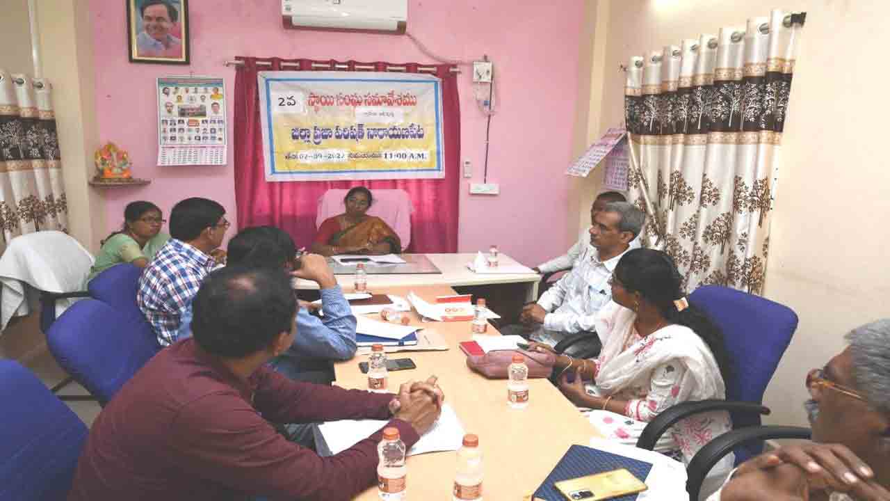 అభివృద్ధి పనులు పూర్తి చేయాలి