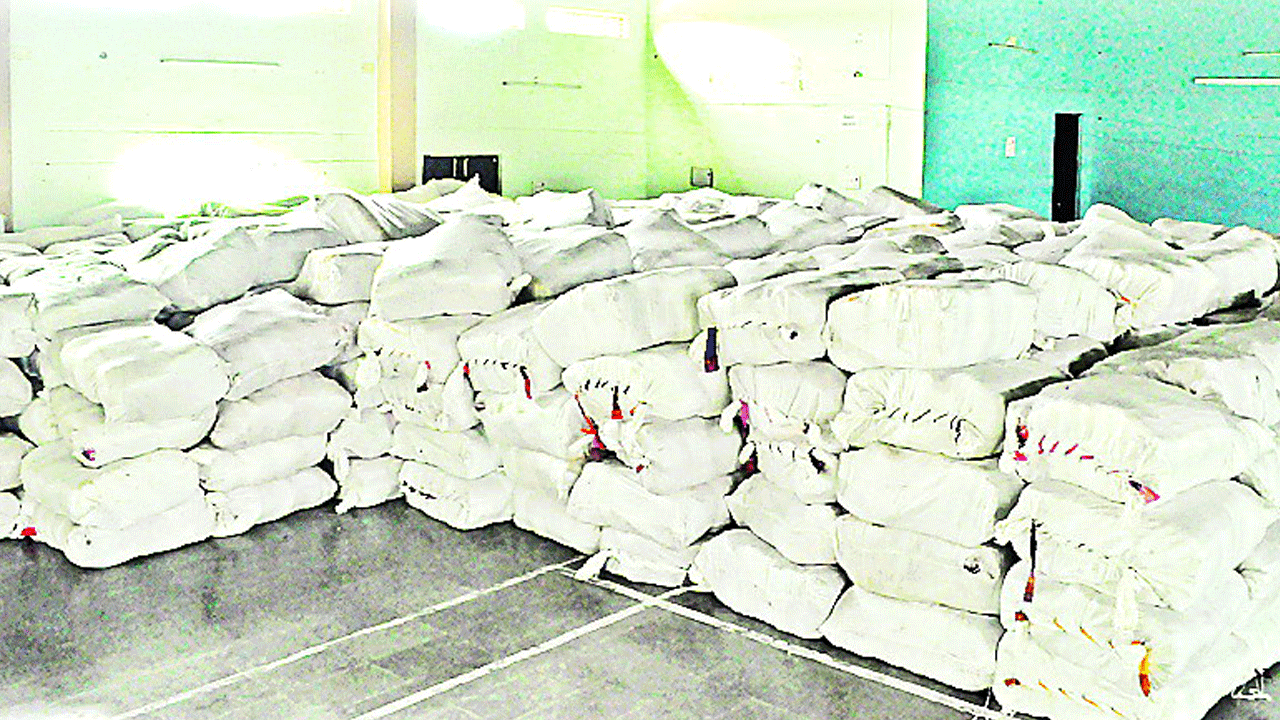 బతుకమ్మ చీరెలొచ్చాయ్‌