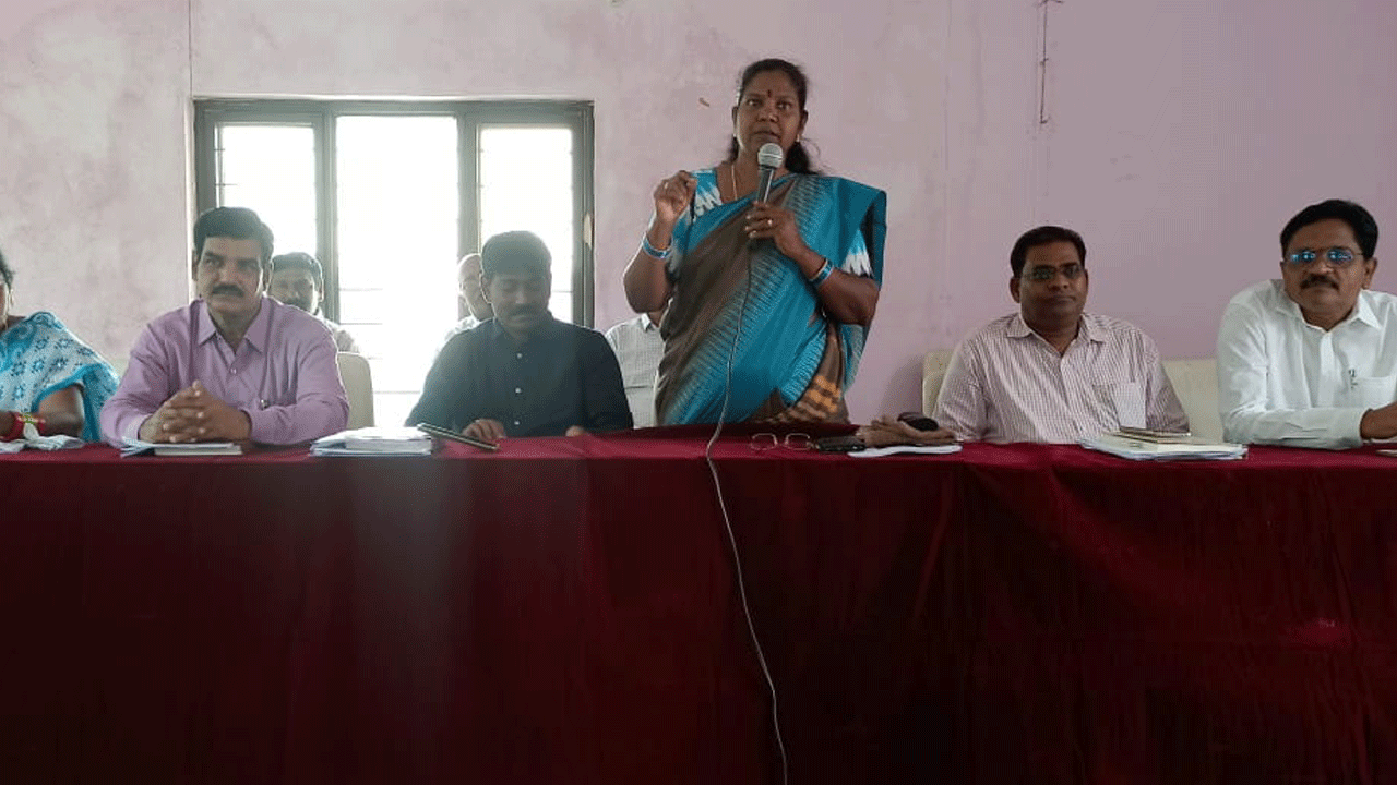 పనుల వివరాలు ఆన్‌లైన్‌లో నమోదు చేయాలి