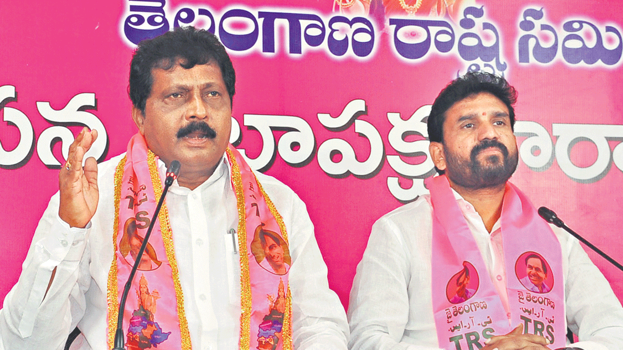 బండి మోకాళ్ల యాత్ర చేసినా నమ్మరు