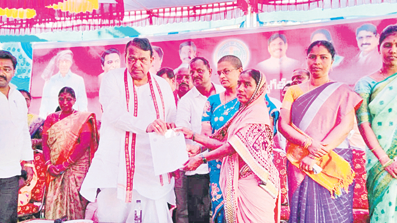 సబ్బండ వర్ణాల సంక్షేమమే సర్కారు లక్ష్యం