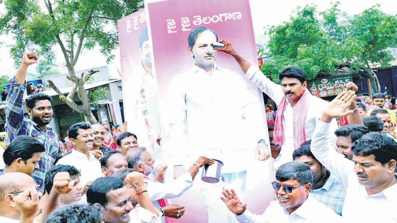 క్యాతనపల్లి బల్దియా పేరు మార్పుపై సంబురం