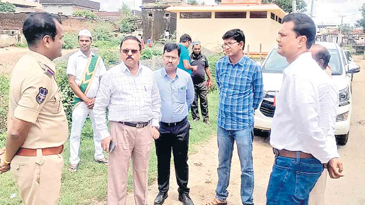 వజ్రోత్సవాలను ఘనంగా జరుపుకోవాలి