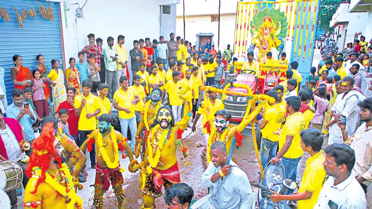 ఘన వీడ్కోలు