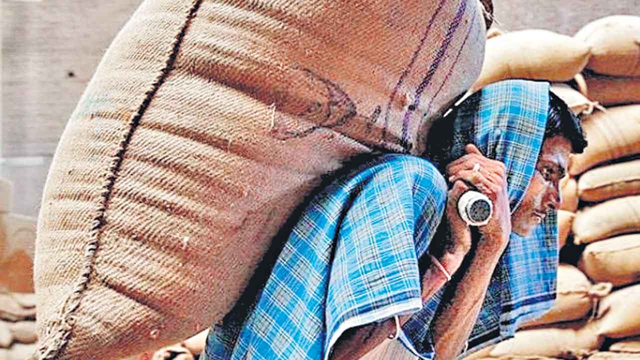 ఉచిత బియ్యం ఉండేనా.. పీఎంజీకేఏవై పొడిగింపుపై ప్రధాని మోదీ మల్లగుల్లాలు