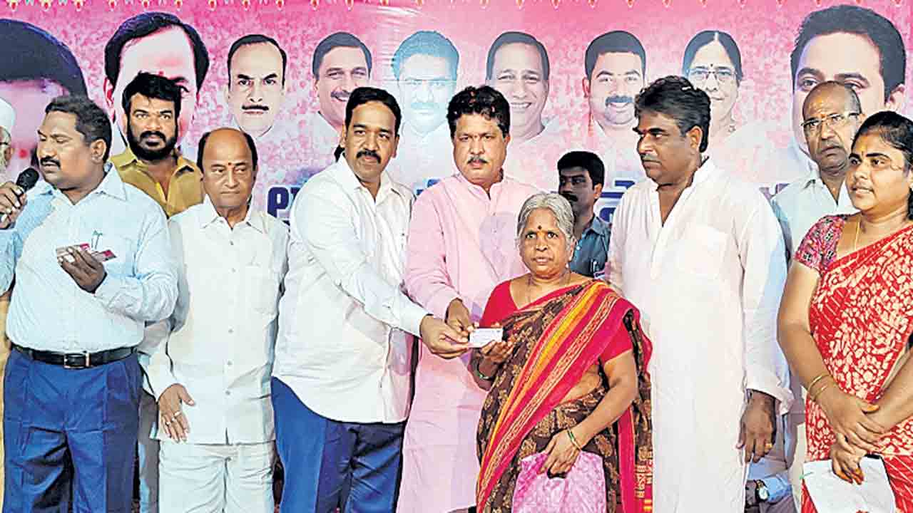 అర్హులందరికీ ‘ఆసరా’