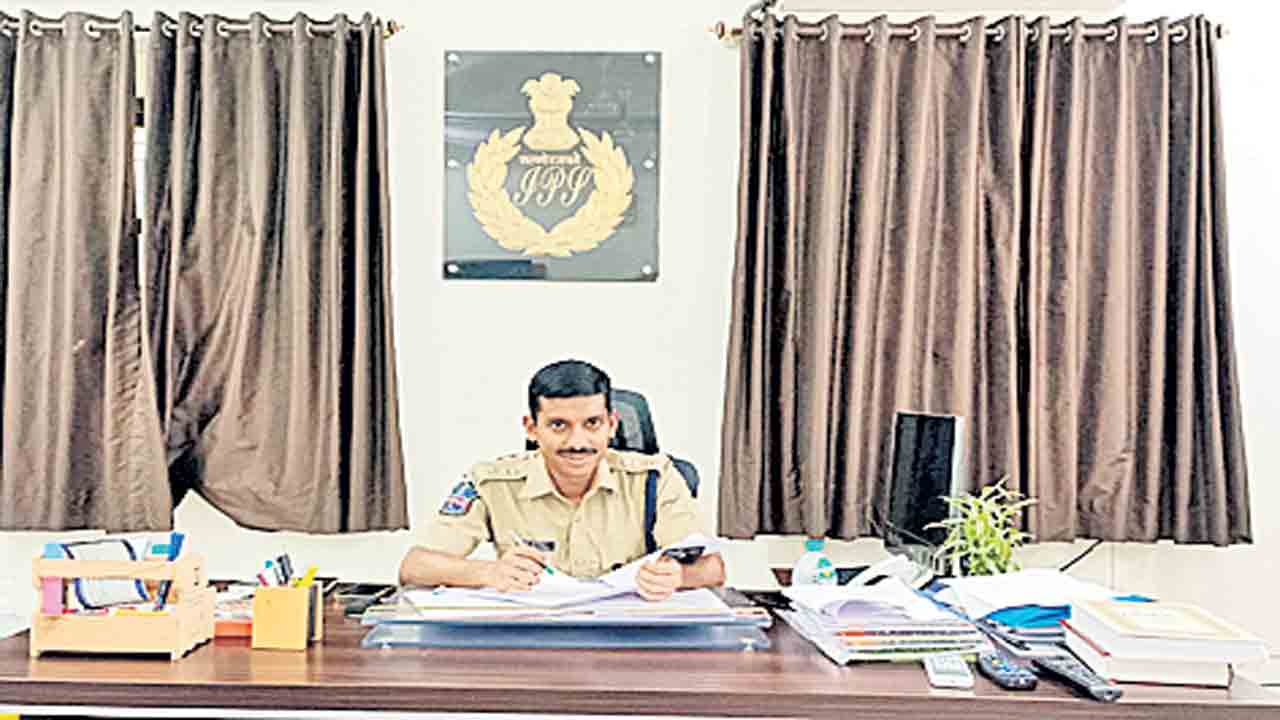 నిమజ్జనానికి 2500 మంది పోలీసుల బందోబస్తు