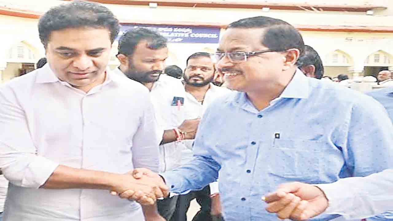 విద్యార్థులను ఉత్తములుగా తీర్చిదిద్దాలి