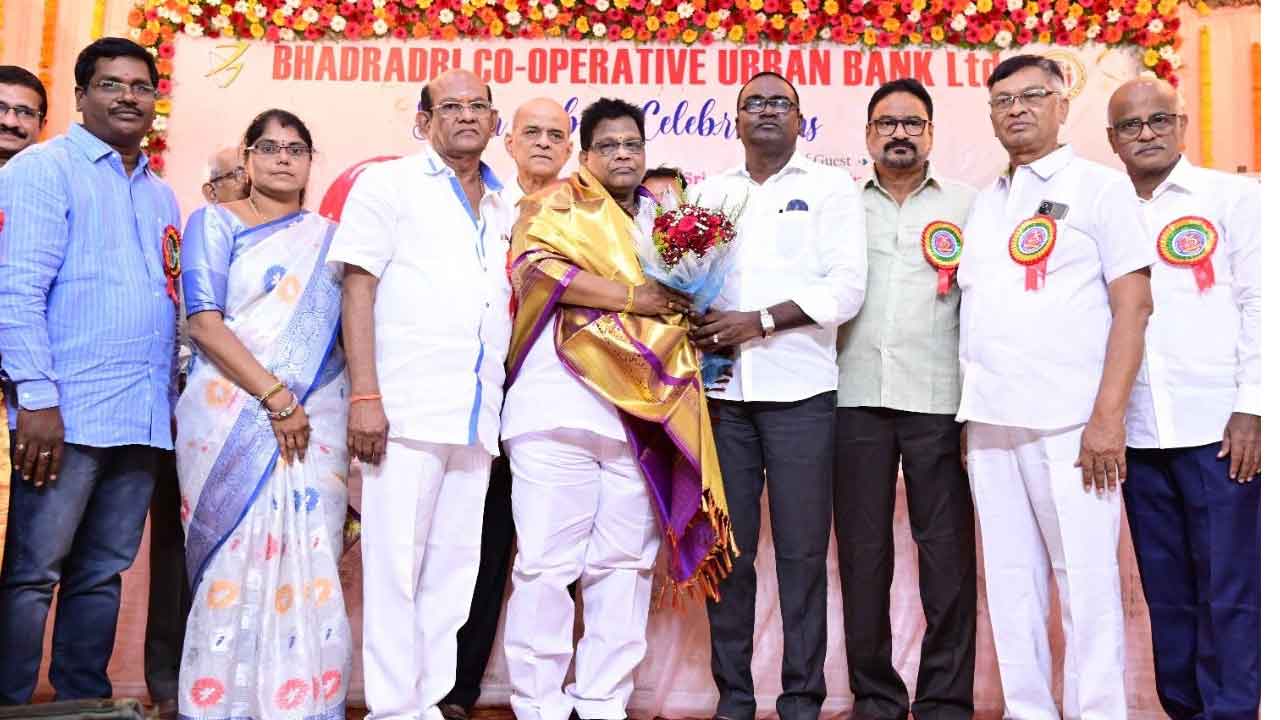 మున్ముందు మరిన్ని శాఖలు విస్తరించాలి